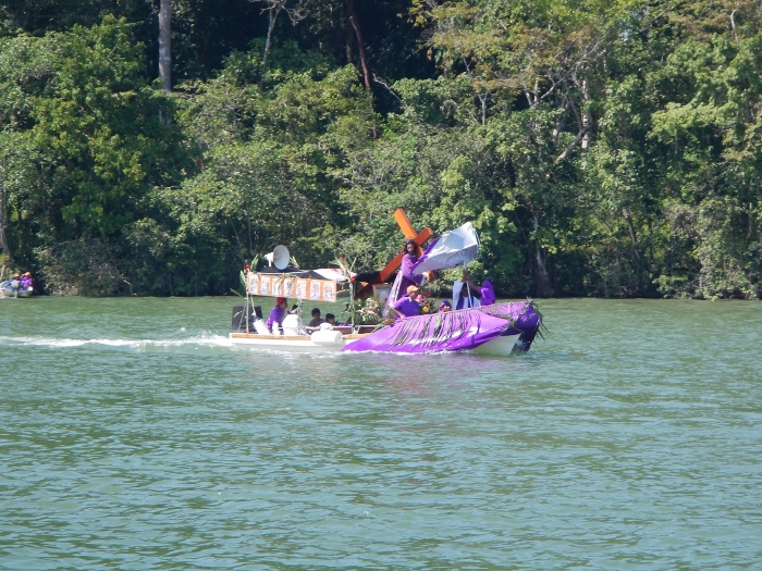 2016 Easter is calabrated on the water in the Rio Dulce