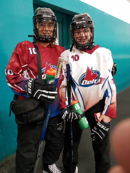 2018 Xmas BC Madi & Courtney ready to compete against
        each other at Ringette