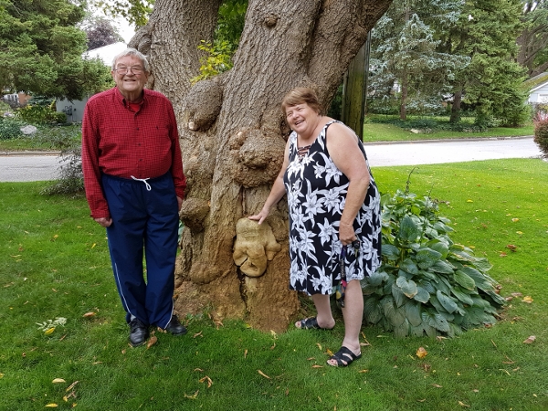 2019 Oct 1 Ron & Wendy by the Maple Tree at
            Birthday time