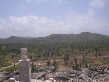 Typical inland
        landscape of Bonnaire