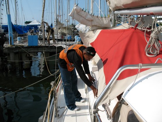 Bianneys Crew
        instal new ss handrails at Club Hautico
