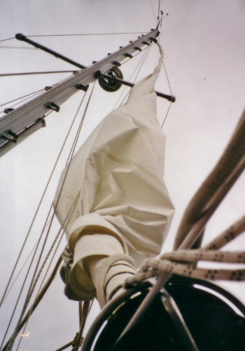 Tundra loses her headstay on route from Grenada to
Trinidad