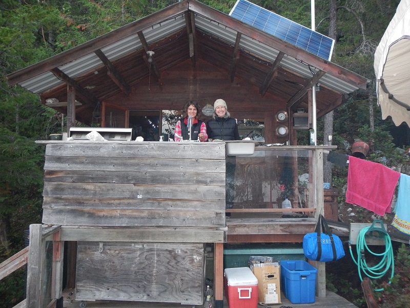 2015 Titania and Courtney on the Cabin
      Deck