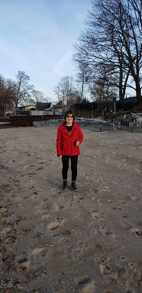 2023 Kathy on the beach