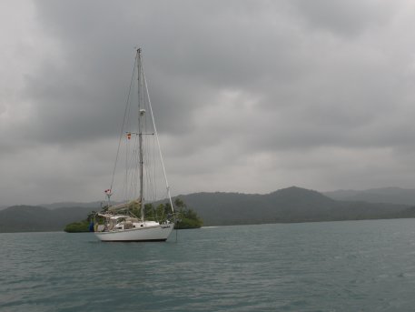 Tundra anchored off El Tigre