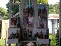 Looking in a mirror at a gift shop in Los Altos
          Venezuela